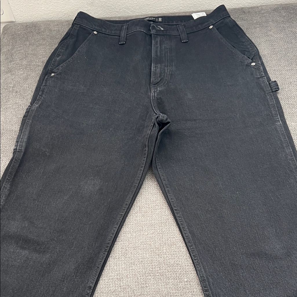 Abercrombie & Fitch Men's Charcoal Relaxed Jeans